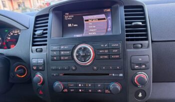 NISSAN Pathfinder  | 4×4 (doł. ręcznie) | Manualna | 190 KM | Srebrny full