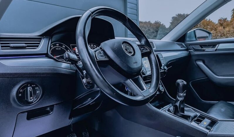 SKODA Superb  | 4×4 (stały) | Manualna | 150 KM | Szary full