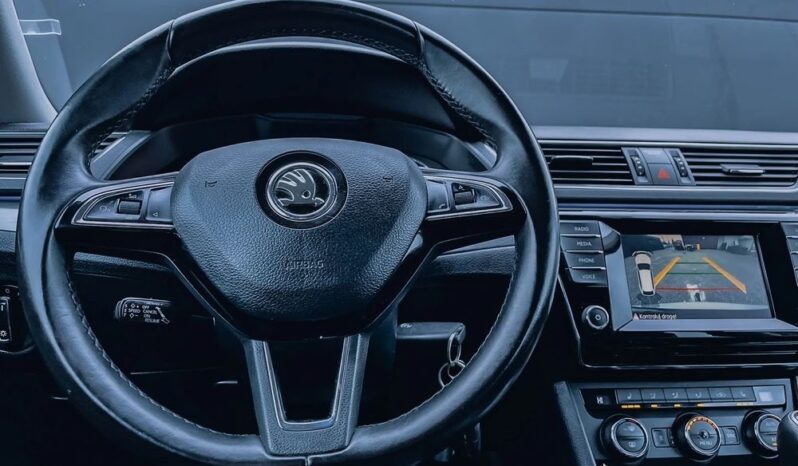 SKODA Superb  | 4×4 (stały) | Manualna | 150 KM | Szary full