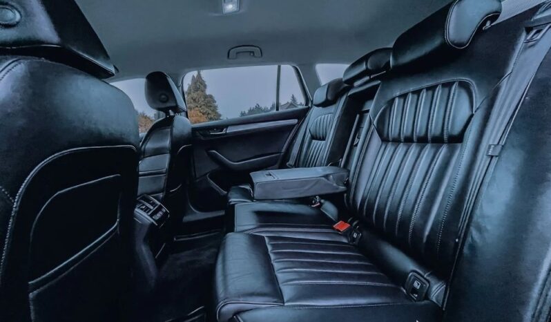 SKODA Superb  | 4×4 (stały) | Manualna | 150 KM | Szary full