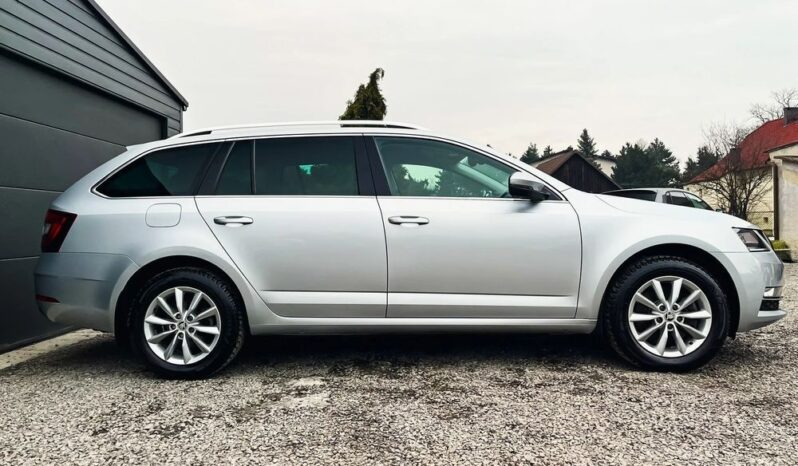 SKODA Octavia  | 4×4 (stały) | Automatyczna | 180 KM | Srebrny full