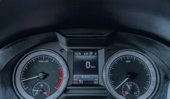 SKODA Octavia  | 4×4 (stały) | Automatyczna | 180 KM | Srebrny full