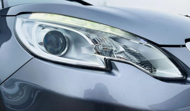 PEUGEOT 2008  | FWD (przód) | Manualna | 110 KM | Srebrny full