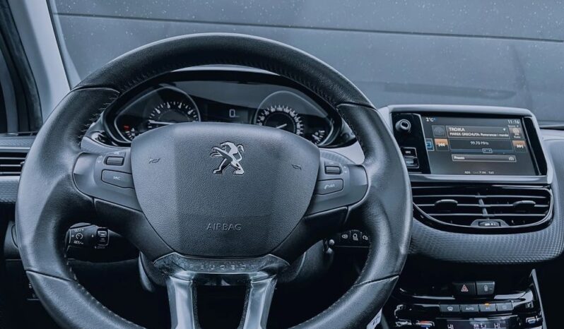 PEUGEOT 2008  | FWD (przód) | Manualna | 110 KM | Srebrny full