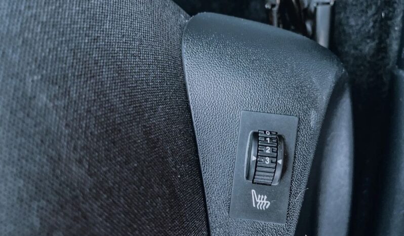 PEUGEOT 2008  | FWD (przód) | Manualna | 110 KM | Srebrny full