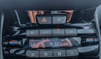 PEUGEOT 2008  | FWD (przód) | Manualna | 110 KM | Srebrny full