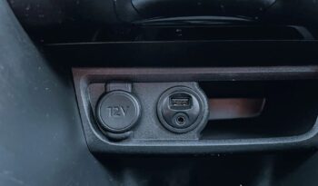 PEUGEOT 2008  | FWD (przód) | Manualna | 110 KM | Srebrny full