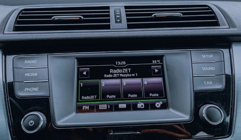 SKODA Fabia  | FWD (przód) | Manualna | 110 KM | Biały full