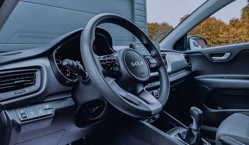KIA Stonic  | FWD (przód) | Manualna | 100 KM | Niebieski full
