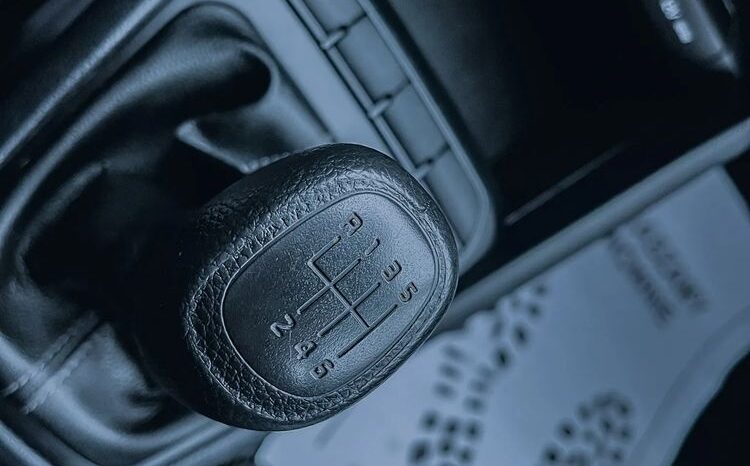 KIA Stonic  | FWD (przód) | Manualna | 100 KM | Niebieski full