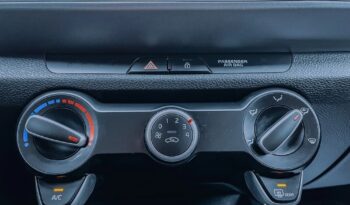 KIA Stonic  | FWD (przód) | Manualna | 100 KM | Niebieski full