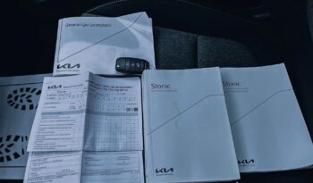 KIA Stonic  | FWD (przód) | Manualna | 100 KM | Niebieski full