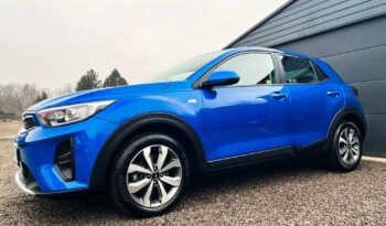 KIA Stonic  | FWD (przód) | Manualna | 100 KM | Niebieski full