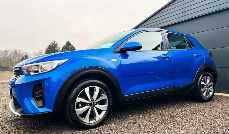 KIA Stonic  | FWD (przód) | Manualna | 100 KM | Niebieski full