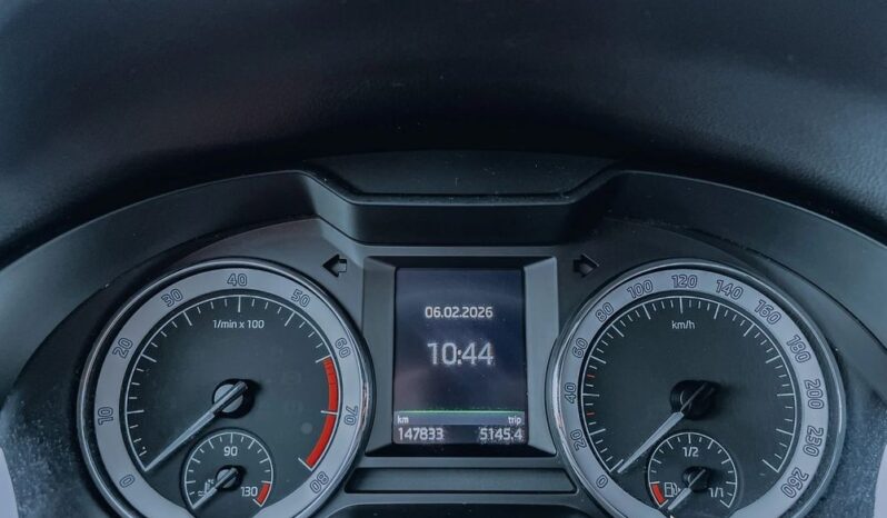 SKODA Octavia  | FWD (przód) | Automatyczna | 180 KM | Czarny full