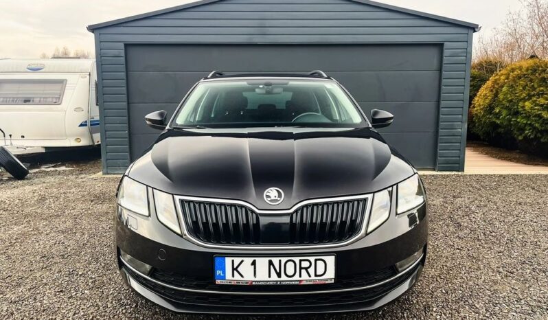 SKODA Octavia  | FWD (przód) | Automatyczna | 180 KM | Czarny full