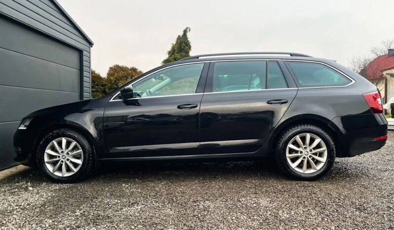 SKODA Octavia  | FWD (przód) | Automatyczna | 180 KM | Czarny full