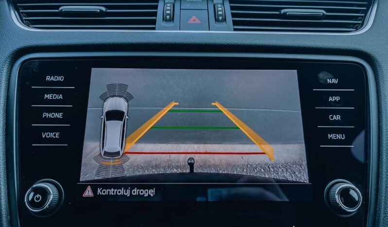 SKODA Octavia  | 4×4 (stały) | Automatyczna | 150 KM | Czarny full