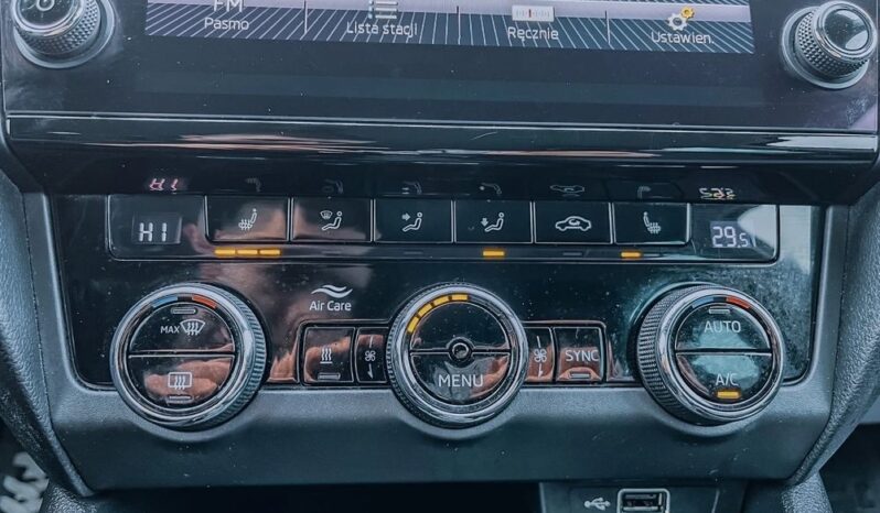 SKODA Octavia  | 4×4 (stały) | Automatyczna | 150 KM | Czarny full