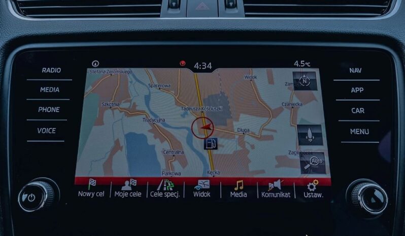 SKODA Octavia  | 4×4 (stały) | Automatyczna | 150 KM | Czarny full