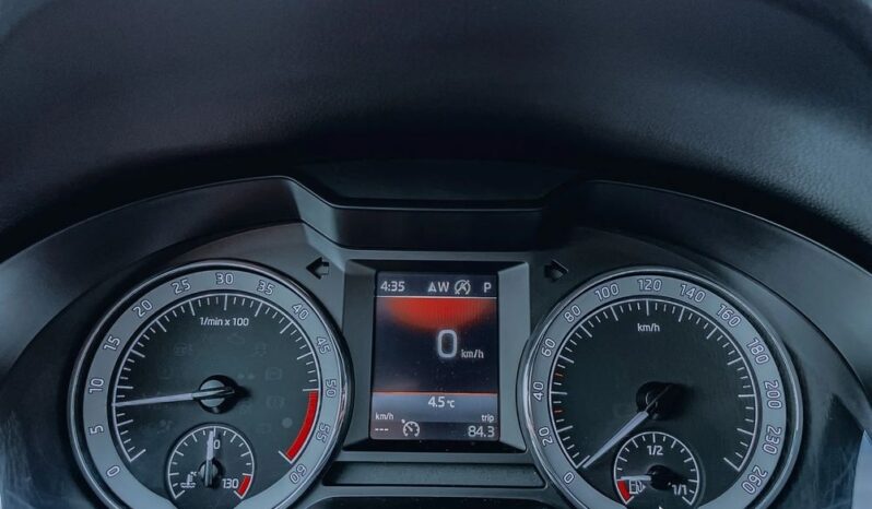 SKODA Octavia  | 4×4 (stały) | Automatyczna | 150 KM | Czarny full