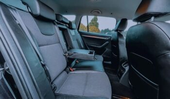 SKODA Octavia  | 4×4 (stały) | Automatyczna | 150 KM | Czarny full