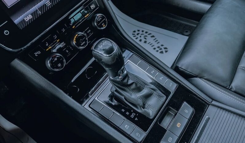 SKODA Superb  | FWD (przód) | Automatyczna | 150 KM | Czerwony full