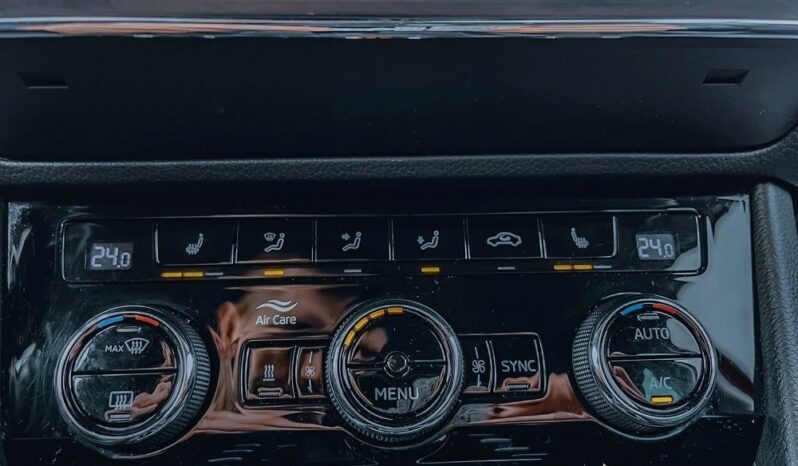 SKODA Superb  | FWD (przód) | Automatyczna | 150 KM | Czerwony full