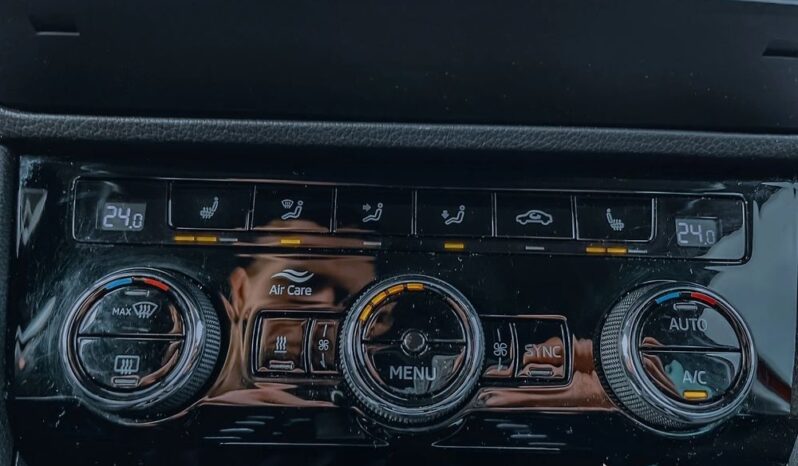 SKODA Superb  | FWD (przód) | Automatyczna | 150 KM | Czerwony full