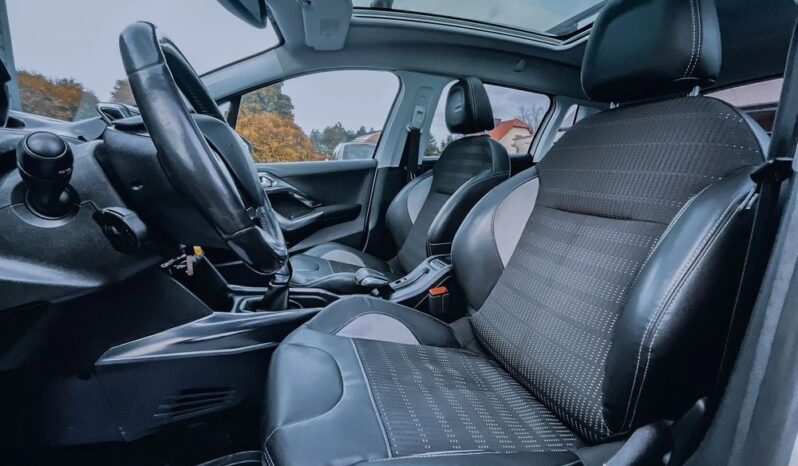 PEUGEOT 2008  | FWD (przód) | Manualna | 120 KM | Biały full