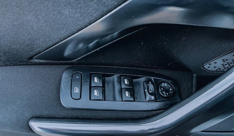 PEUGEOT 2008  | FWD (przód) | Manualna | 120 KM | Biały full