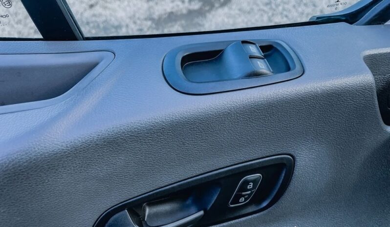 FORD Transit  | FWD (przód) | Manualna | 130 KM | Biały full