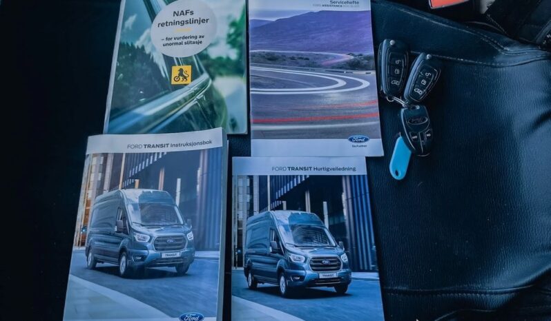 FORD Transit  | FWD (przód) | Manualna | 130 KM | Biały full