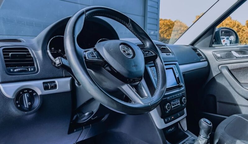 SKODA Yeti  | FWD (przód) | Manualna | 110 KM | Czarny full