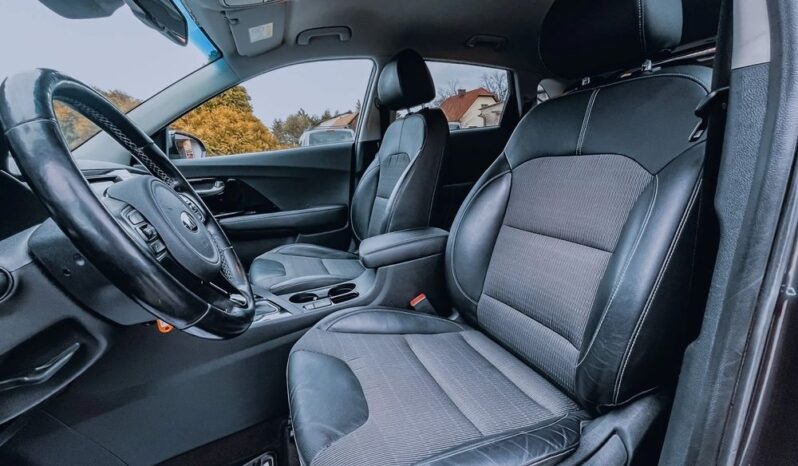 KIA Niro  | FWD (przód) | Automatyczna | 141 KM | Szary full
