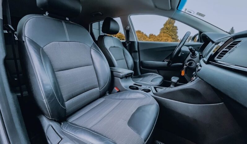 KIA Niro  | FWD (przód) | Automatyczna | 141 KM | Szary full