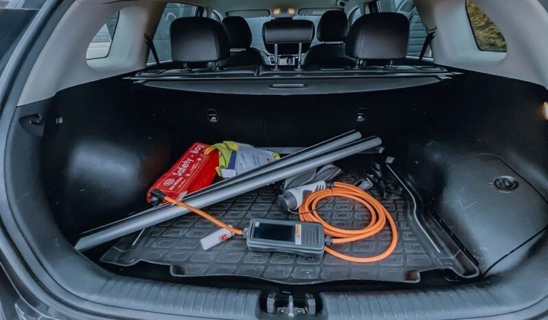 KIA Niro  | FWD (przód) | Automatyczna | 141 KM | Szary full