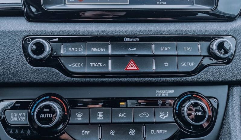 KIA Niro  | FWD (przód) | Automatyczna | 141 KM | Szary full