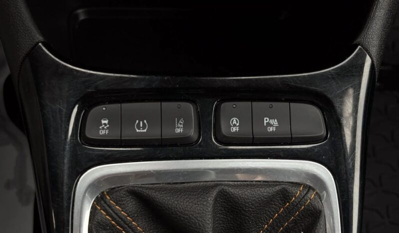 OPEL Crossland X | FWD (przód) | Manualna | 110 KM | Czarny full