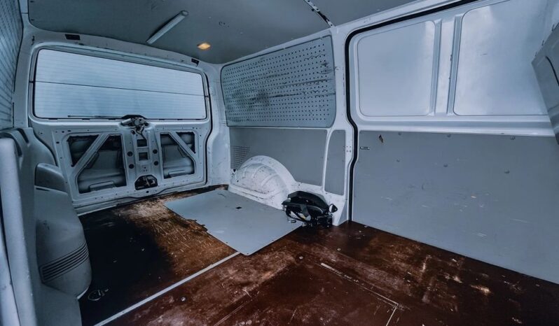 VOLKSWAGEN Transporter | 4×4 (stały) | Manualna | 150 KM | Biały full