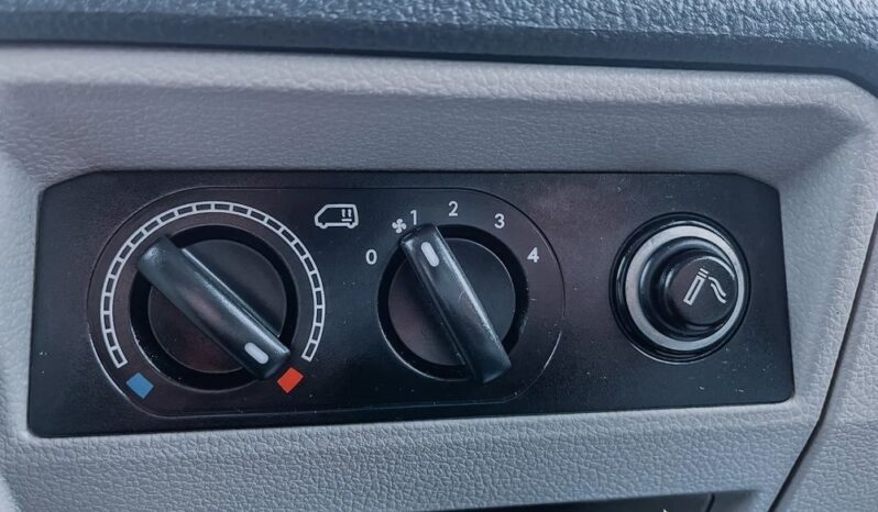 VOLKSWAGEN Transporter | 4×4 (stały) | Manualna | 150 KM | Biały full