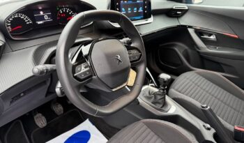 PEUGEOT 2008  | FWD (przód) | Manualna | 130 KM | Niebieski full