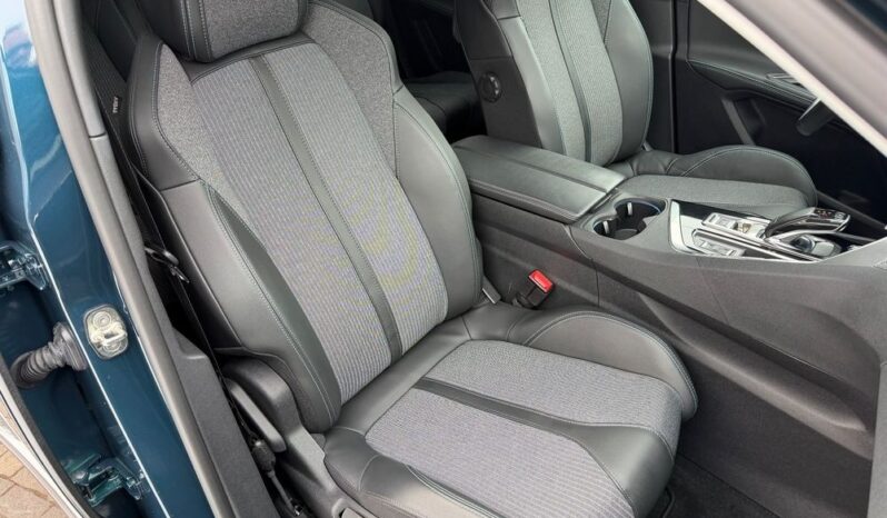 PEUGEOT 5008  | FWD (przód) | Automatyczna | 130 KM | Niebieski full