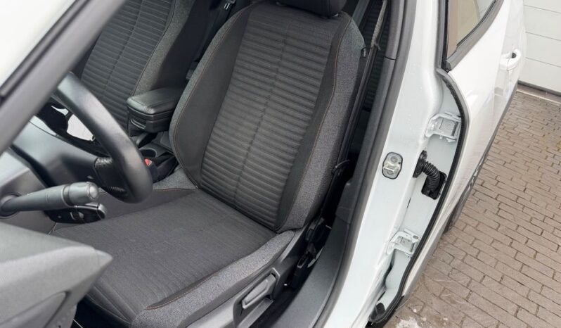 PEUGEOT 2008  | FWD (przód) | Manualna | 110 KM | Biały full