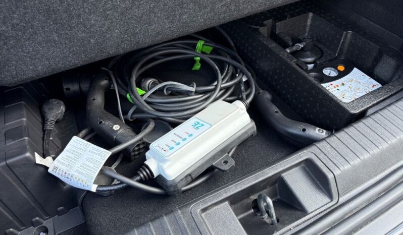 RENAULT Captur  | FWD (przód) | Automatyczna | 160 KM | Niebieski full