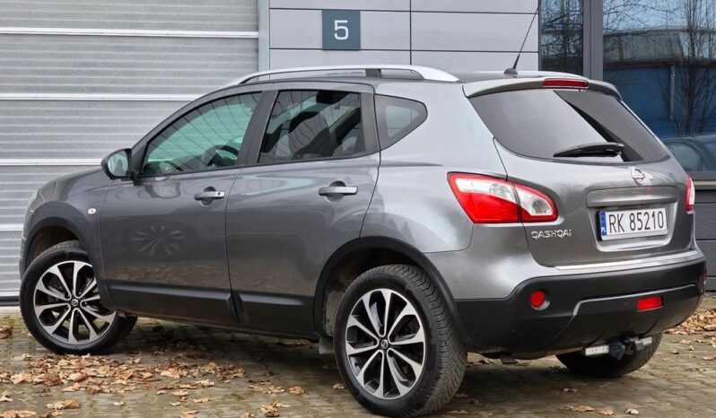 NISSAN Qashqai  | FWD (przód) | Automatyczna | 140 KM | Srebrny full