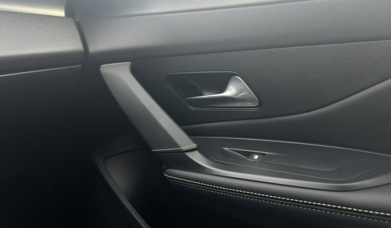 PEUGEOT 308  | przedni | Automatyczna | 130 KM | bialy full