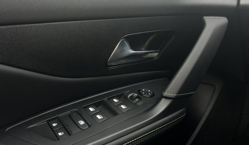 PEUGEOT 308  | przedni | Automatyczna | 130 KM | bialy full