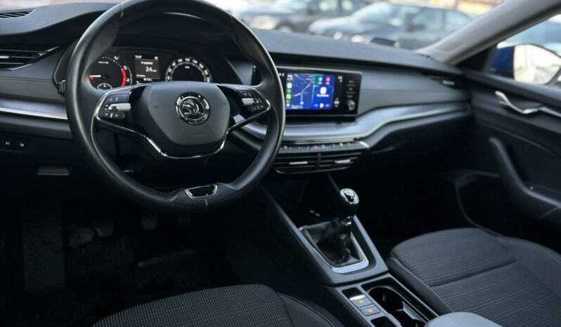 SKODA Octavia  | przedni | Manualna | 110 KM | Niebieski full