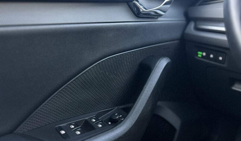 SKODA Octavia  | przedni | Manualna | 110 KM | Niebieski full